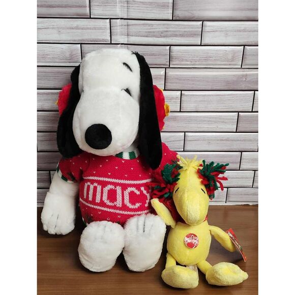Macy's Christmas Holiday Peanuts Snoopy and  DanDee Plush #A63 - Picture 1 of 10